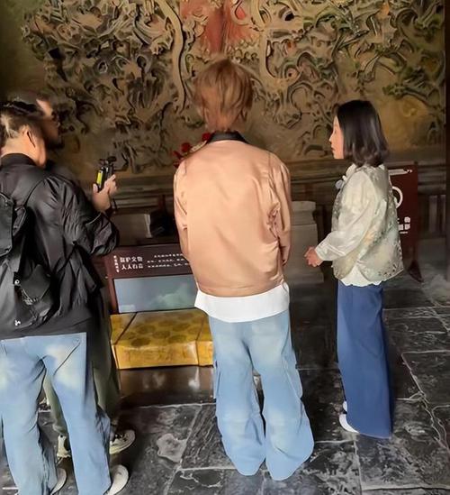 ����ع�����Ա����һ��