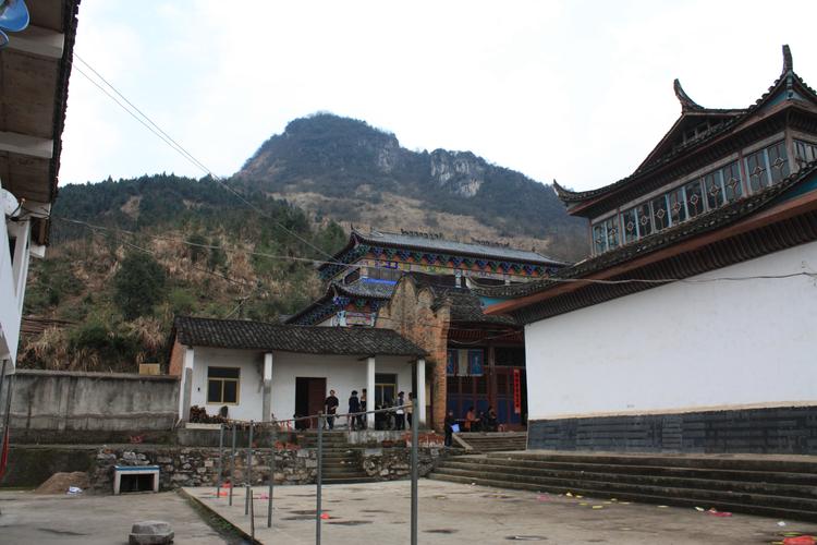 �����������䶡�����Ƿ����Ǳ�ڵĳ�ͻ�벻��г����ֵ����˼