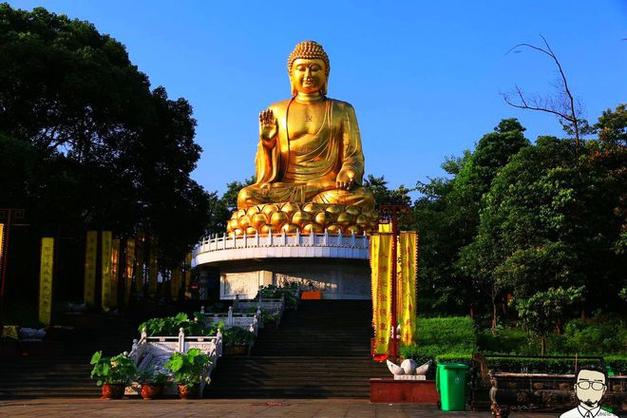 衣柜放在客厅财位好吗,请问客厅财位布置有什么 衣柜放在客厅财位好吗,请问客厅财位布置有什么